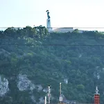 Riverside Center, 5th District * Budapest