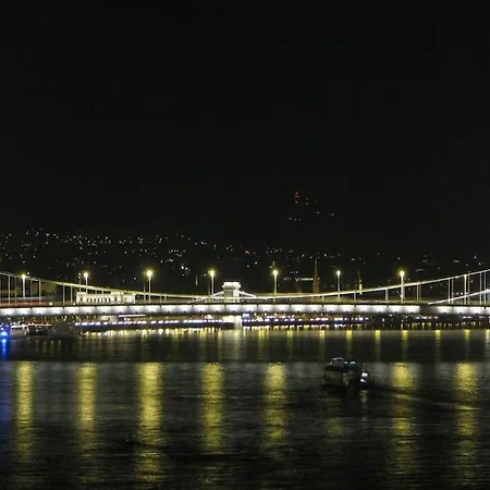 Апартаменты Riverside Center, 5th District *