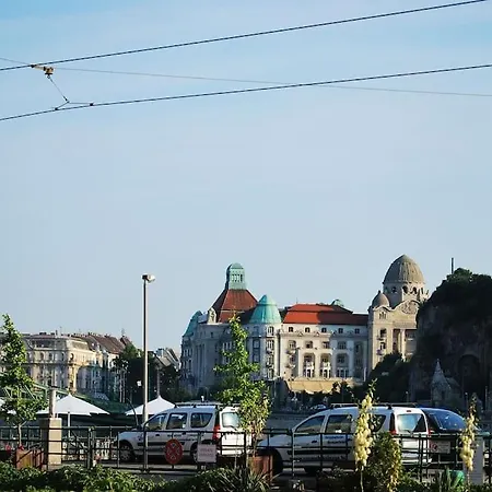 Apartment Riverside Center, 5th District Budapest