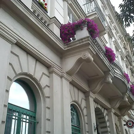 Riverside Center, 5th District Apartment