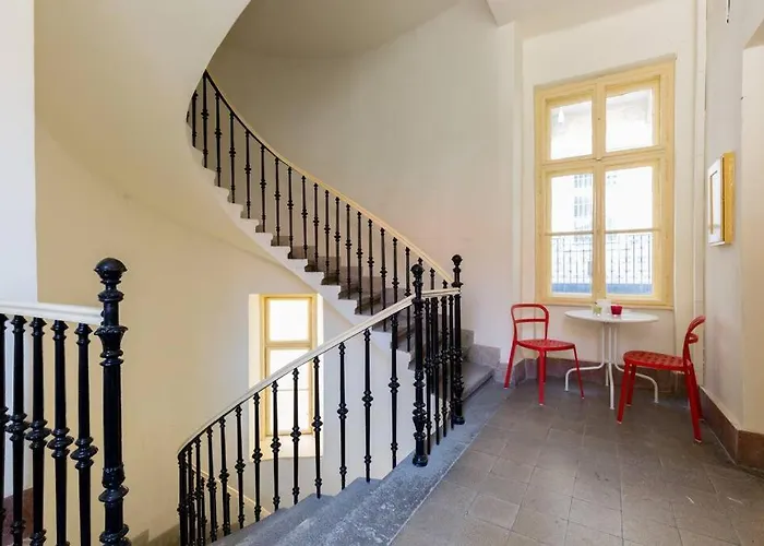 Riverside Center, 5th District