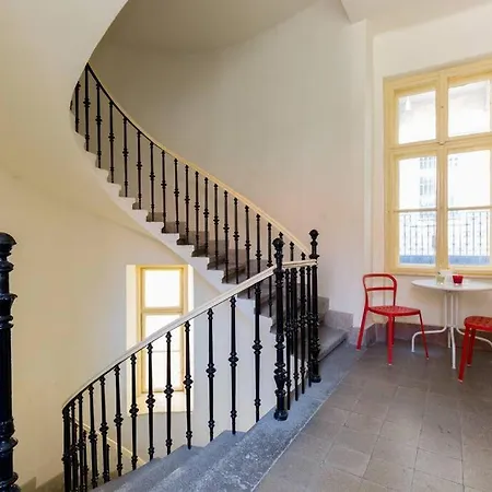 Riverside Center, 5th District