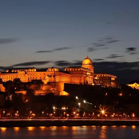 Riverside Center, 5th District بودابست